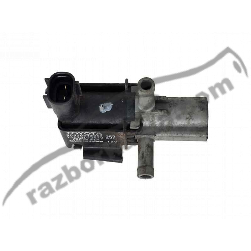 Вакуумный клапан Toyota Corolla E12 (2001-2006) 9091012257 / 1362002570 / 90910-12257 / 136200-2570 фото