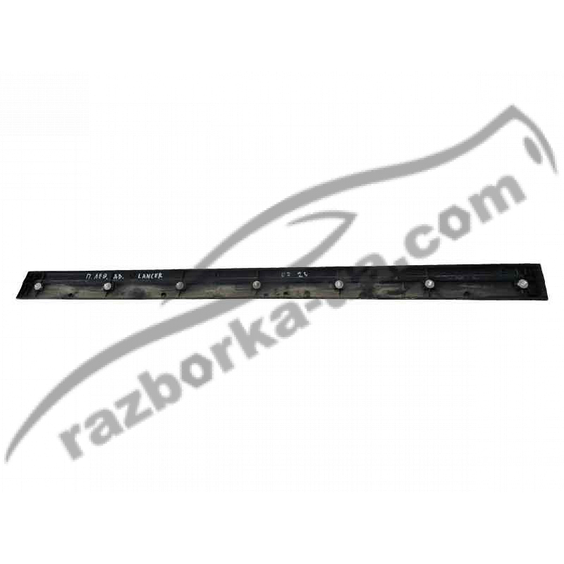 Молдинг передней левой двери Mitsubishi Lancer 6 (1989-1990) MB479857 / MB479865 / MB550501 фото