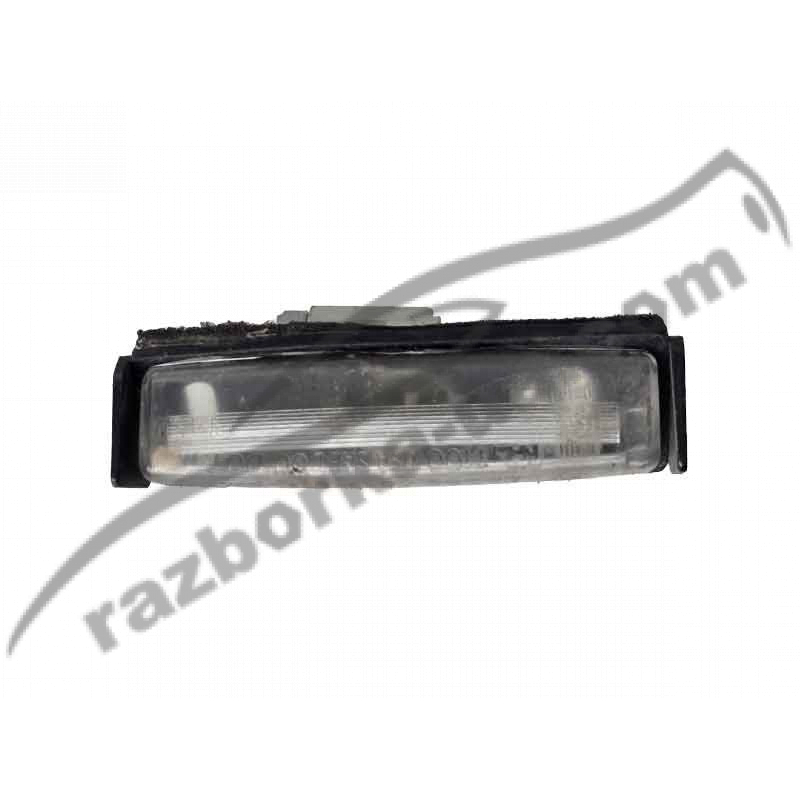 Фонарь подсветки номерного знака Toyota Sienna 2 (2003-2009) фото