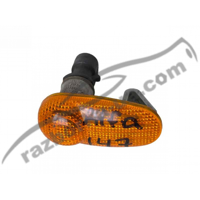 Повторювач покажчика повороту у крило Alfa Romeo 147 (2000-2010) 51733110A / 60694592 / 51733110-A фото