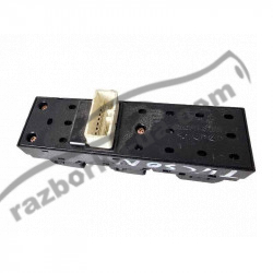 Блок управления стеклоподъемниками Hyundai Tucson (2006-2009) 935702E200 / 935702E400 / 93570-2E200 / 93570-2E400 фото