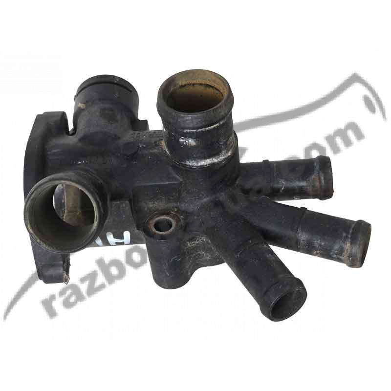Корпус термостату VW Golf 2 1.3 / MH (1983-1992) 030121117D / 030 121 117 D фото