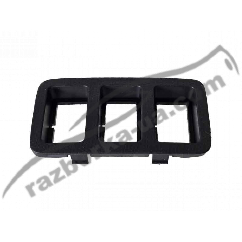 Накладка кнопок Suzuki Swift (2004-2010) 7331262J10 / 73312-62J10 фоото