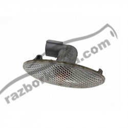 Повторювач покажчика повороту у крило Toyota Yaris 2 (2005-2011) 817300D030 / 81730-0D030 фото
