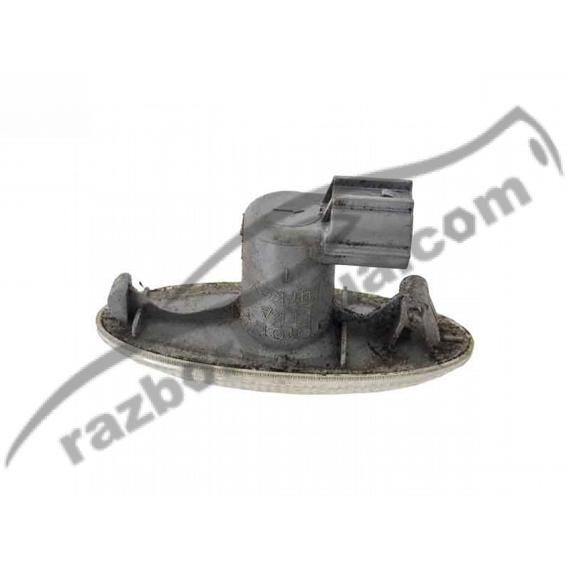 Повторювач покажчика повороту у крило Toyota Yaris 2 (2006-2010) 817300D030 / 81730-0D030 фото