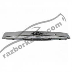 Накладка кришки багажника Kia Carnival (2006-2014) фото