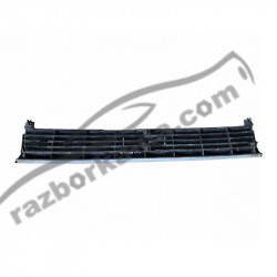 Решітка радіатора Toyota Corolla E80 (1984-1986) 5310112600 / 53101-12600 фото