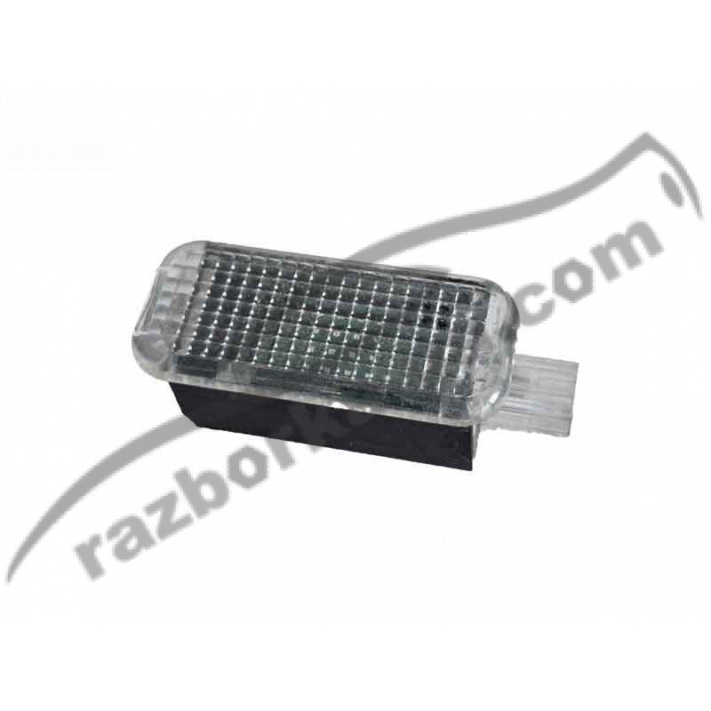 Плафон освітлення салону VW Passat CC (2008-2010) 8J0947409 / 8J0 947 409 фото