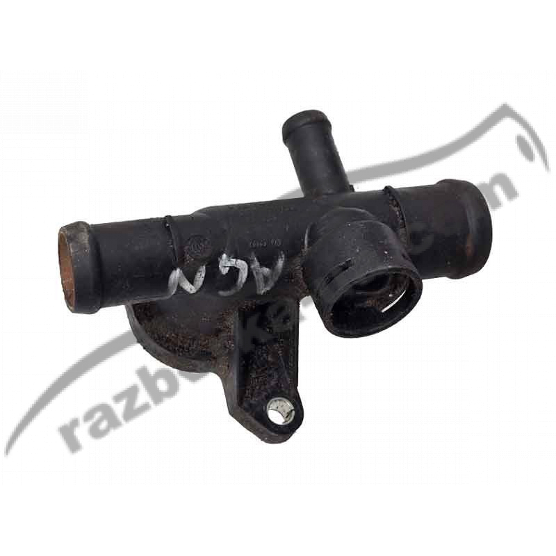 Фланець системи охолодження VW Golf 4 1.8 20V / AGN (1997-2005) 06A121133C / 06A 121 133 C фото