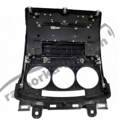 Мультимедийная панель Mazda 5 (2000-2004) фото