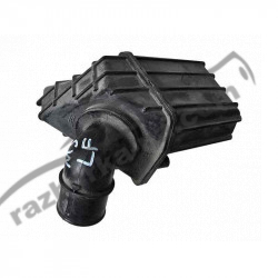 Кришка корпусу повітряного фільтра нижня Mazda 5 2.0 / LF (1999-2005) фото